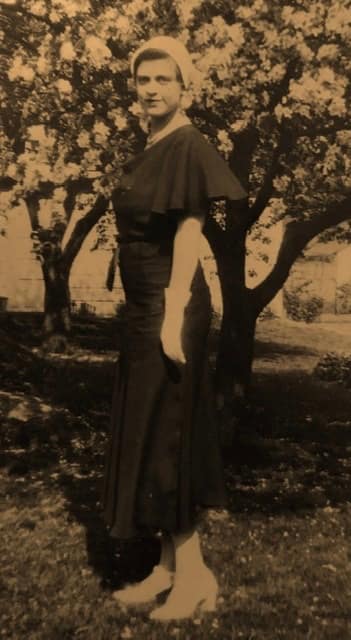 1930s evening dress with gloves